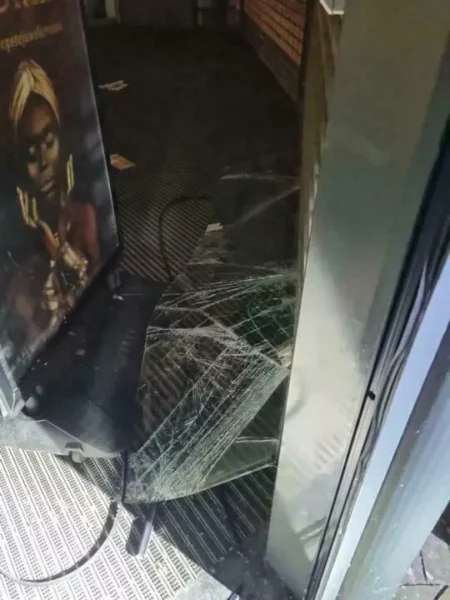 iPhones gestolen bij inbraak Ritel-vestiging in Roosendaal