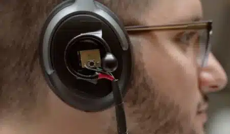 3. Een headset die naar een specifiek persoon in een groep luistert, kan dat