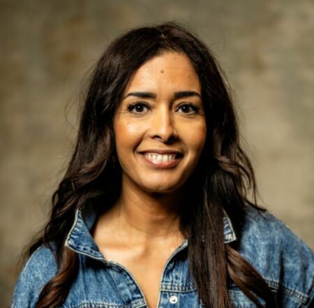 Rachida Benali-Abdallaoui: vertrouwen als fundament voor technologische samenwerking Rachida Benali-Abdallaoui is Accountmanager bij Epatra Benelux